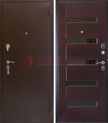 Темная железная дверь с зеркалом ДЗ-42 в Гатчине