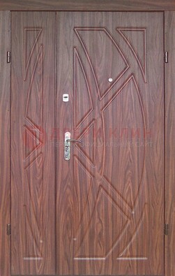 Железная тамбурная полуторная дверь с МДФ ПЛ-7 в Гатчине